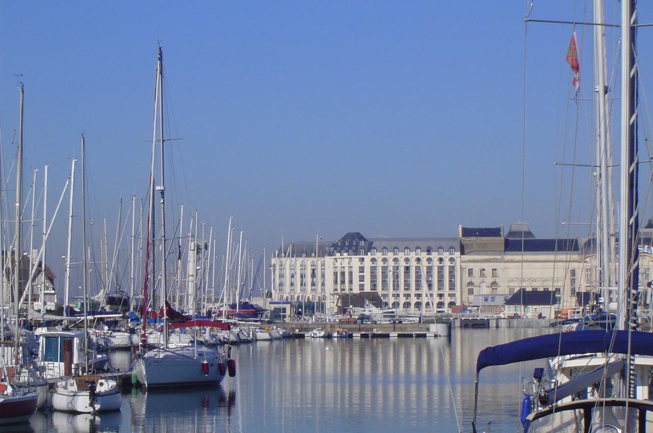 Sowell Residences Le Port Trouville-sur-Mer Exterior foto